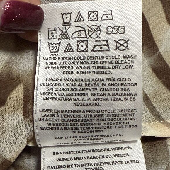 GUESS Women’s Sleeveless Blouse Top XS Brown Beige Zebra Print Draped Open Back - Picture 6 of 6